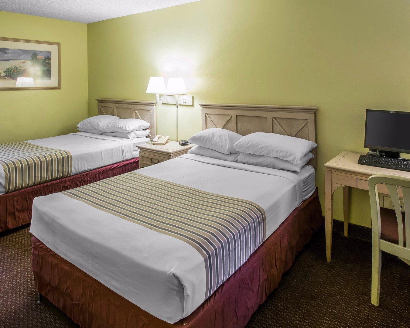 Econo Lodge Inn & Suites Maingate Central Kissimmee Exterior photo
